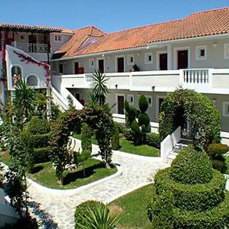 Hotel Louros &