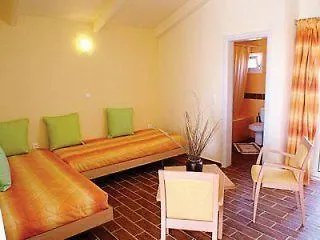 Louros & Hotel