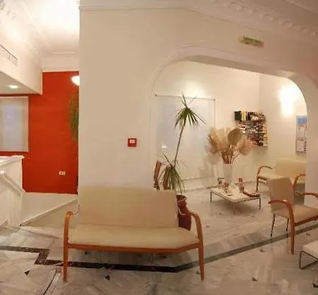 Louros & Hotel 2*